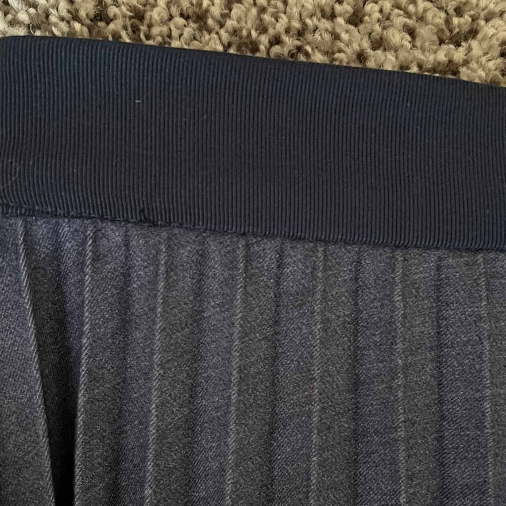 Chic Navy A-Line Pleated Skirt - Picture 4 of 4